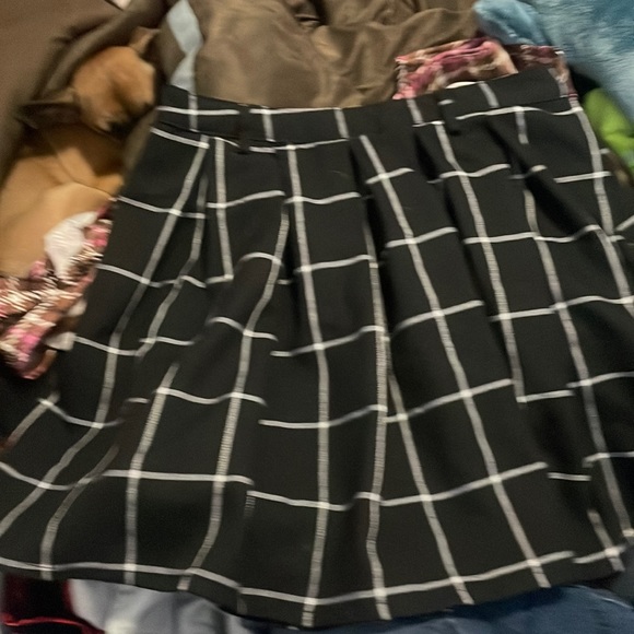 Hot Topic Dresses & Skirts - Black and white skirt from hottopic size 12